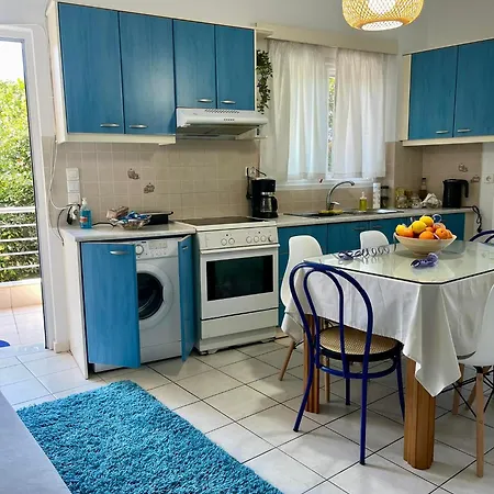 Konnie Seaside House 2 Apartment Diakopto
